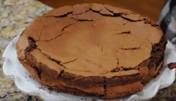 làm bánh Chocolate Torte cực ngon